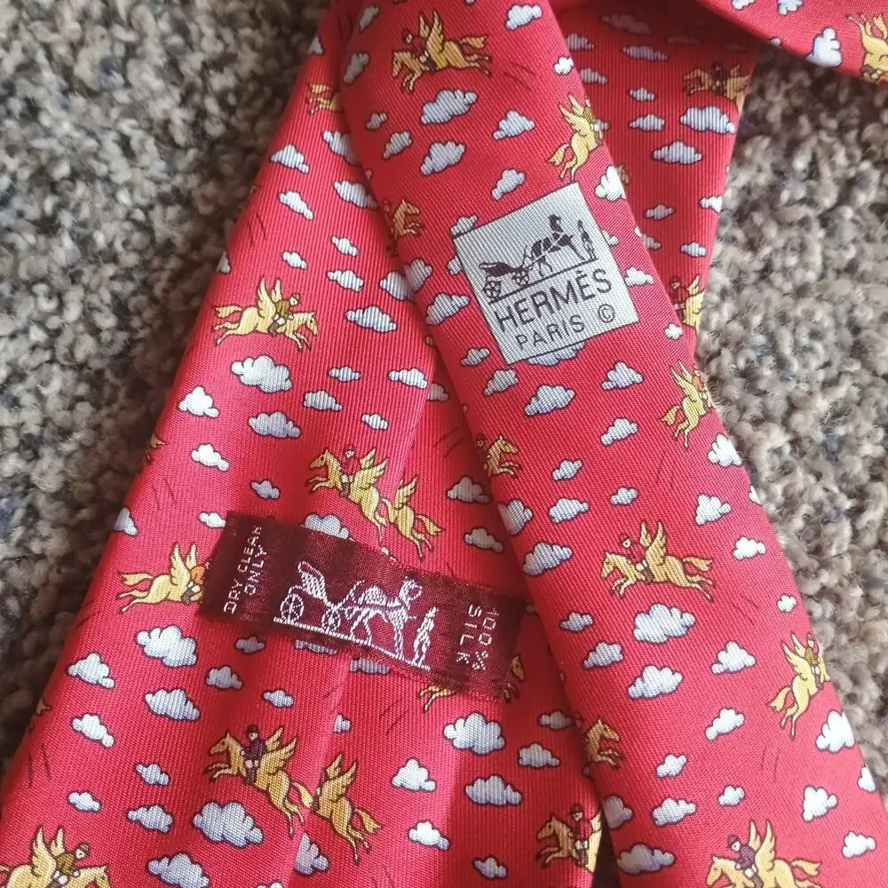Hermes Pegasus 100% Silk Novelty Print Neck Tie Suiting Equestrian Horse Paris